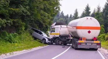 How Truck Accident Lawyers Investigate and Build Strong Cases